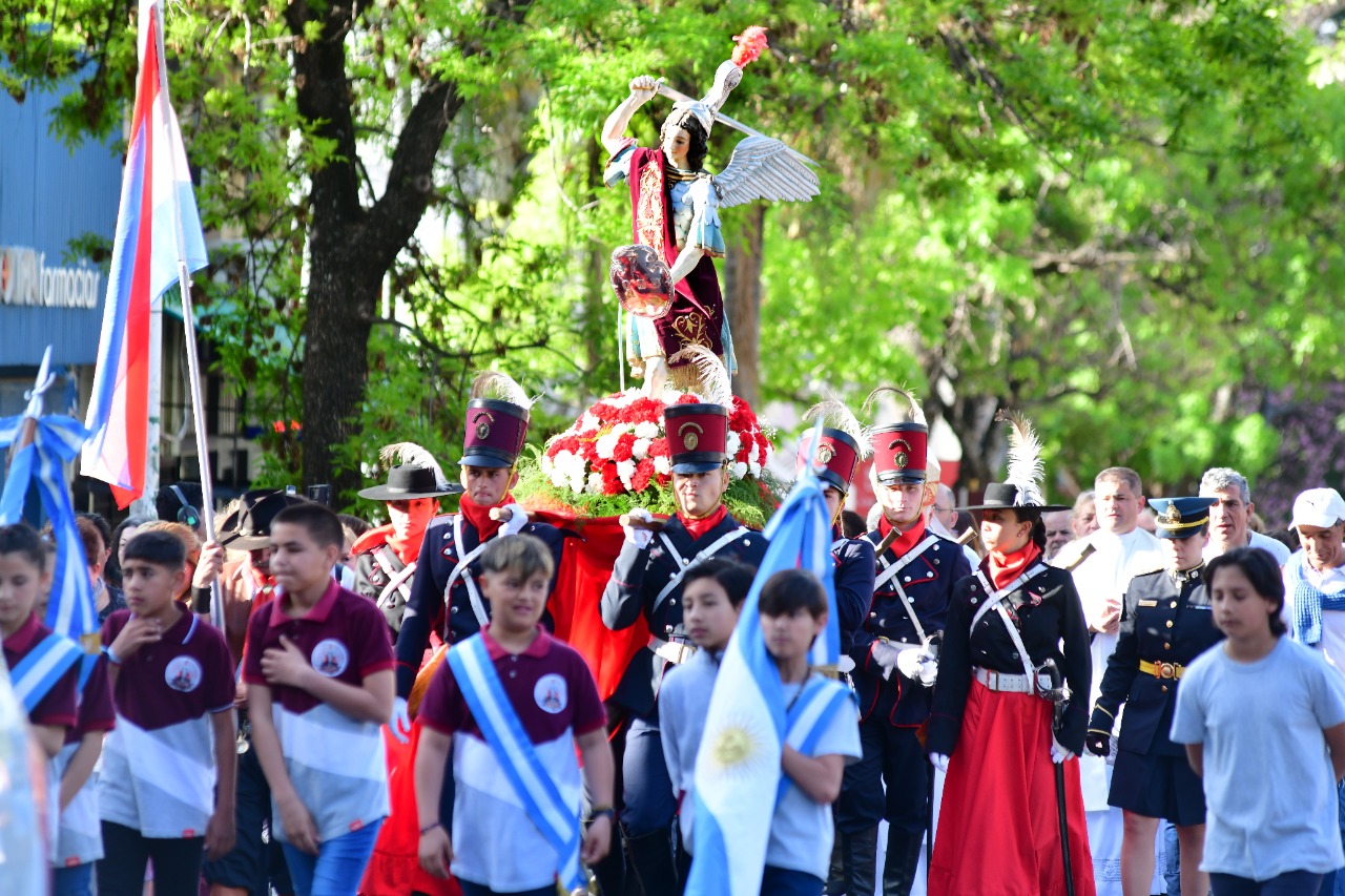 Paraná Celebró La Fiesta De San Miguel Arcángel - FM Sensaciones